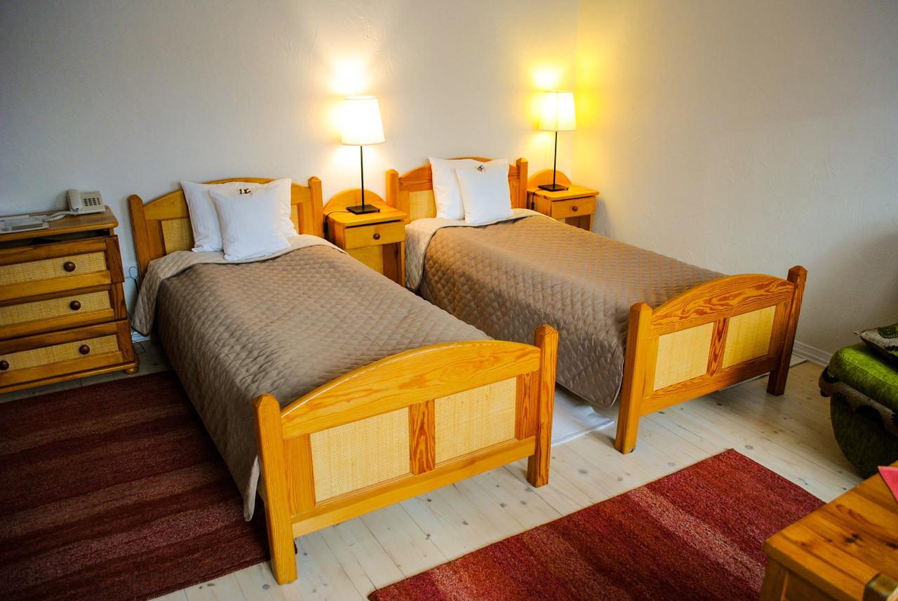 Hotel Krak Мысленице Экстерьер фото