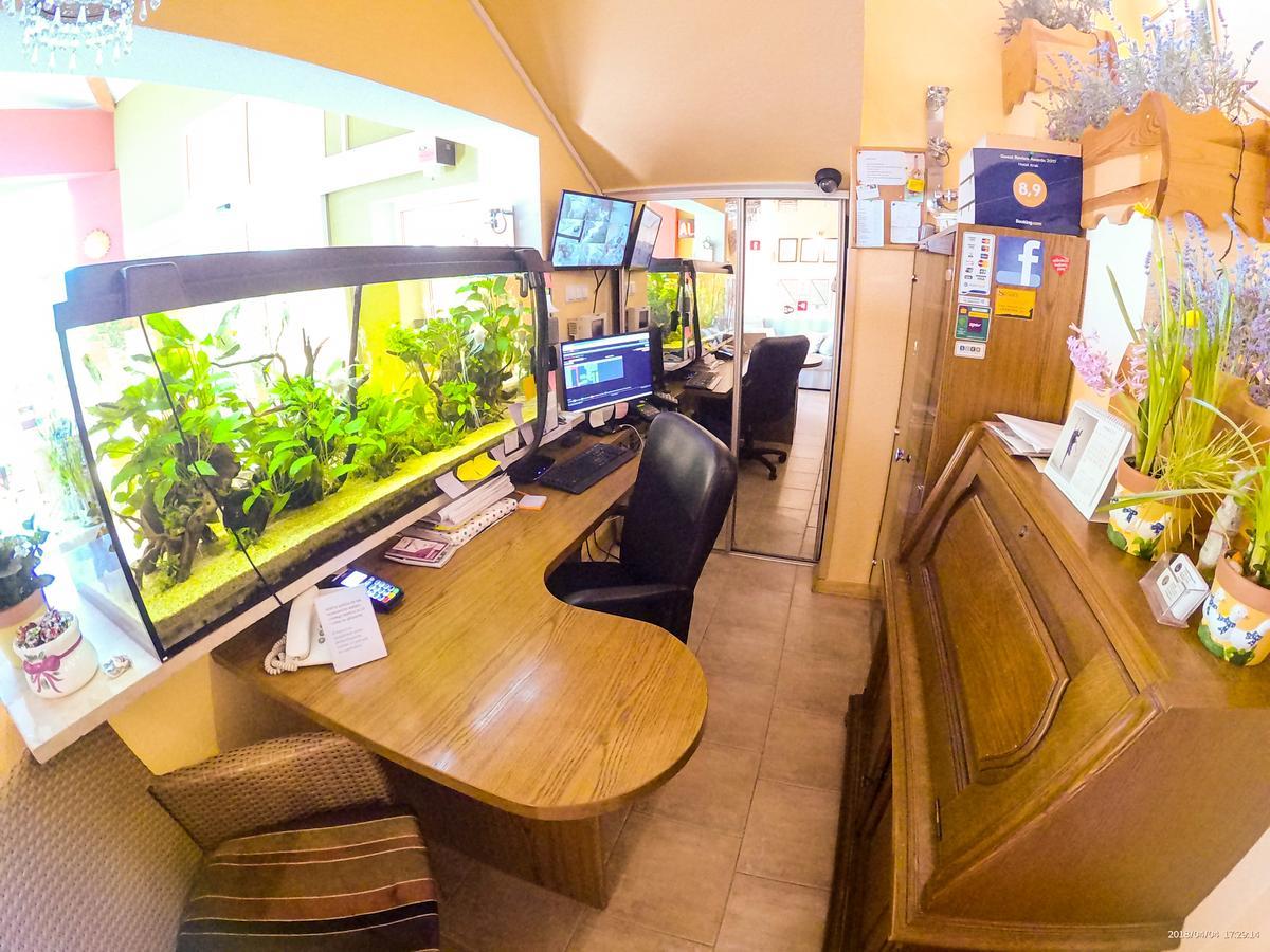 Hotel Krak Мысленице Экстерьер фото