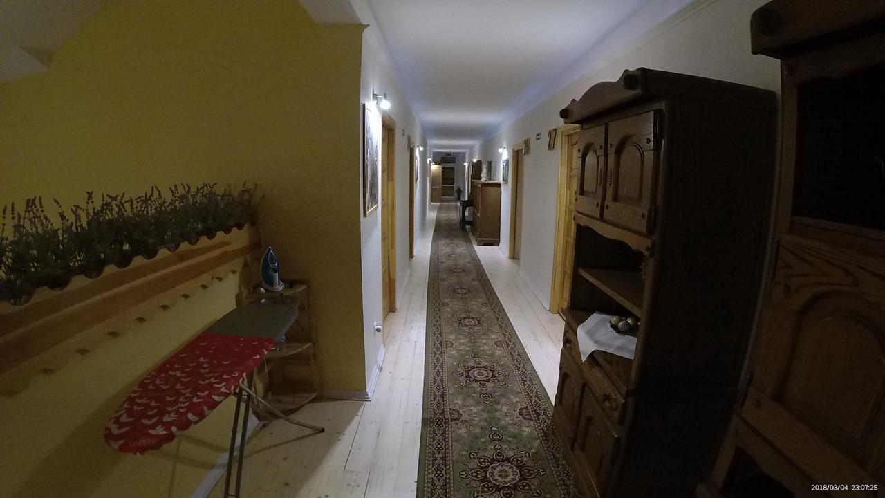 Hotel Krak Мысленице Экстерьер фото