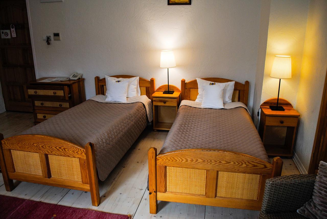 Hotel Krak Мысленице Экстерьер фото