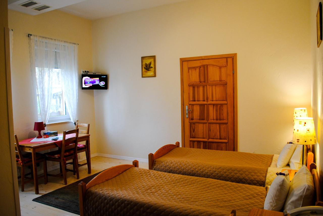 Hotel Krak Мысленице Экстерьер фото
