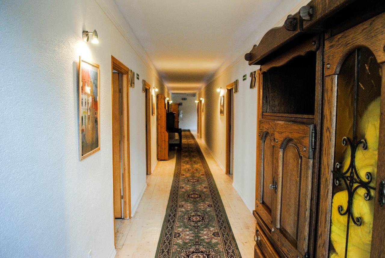 Hotel Krak Мысленице Экстерьер фото