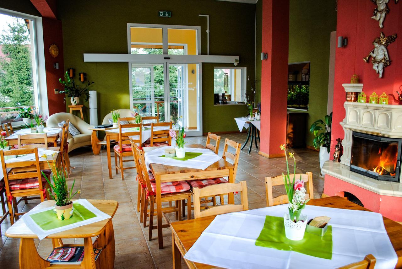 Hotel Krak Мысленице Экстерьер фото
