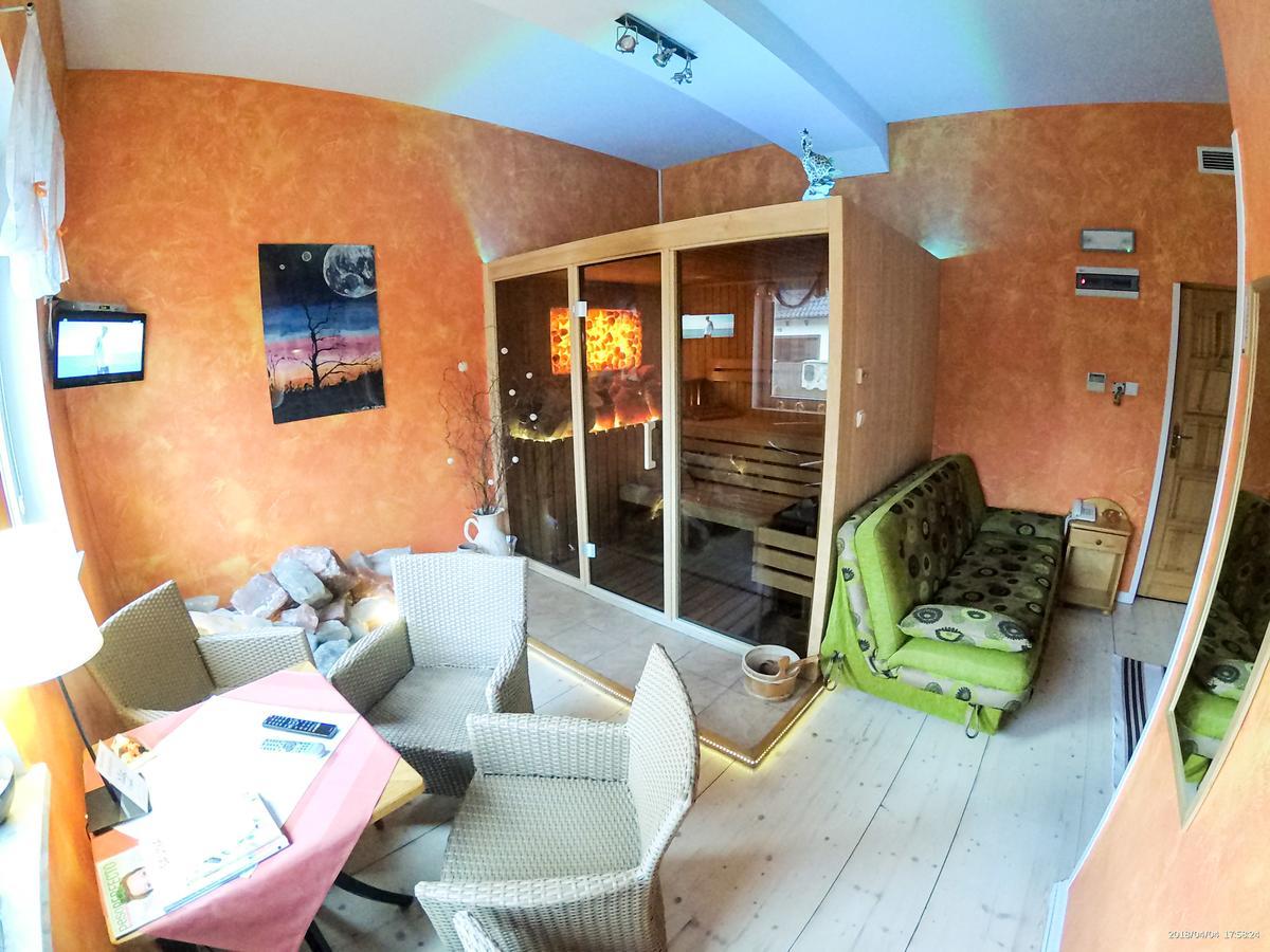 Hotel Krak Мысленице Экстерьер фото