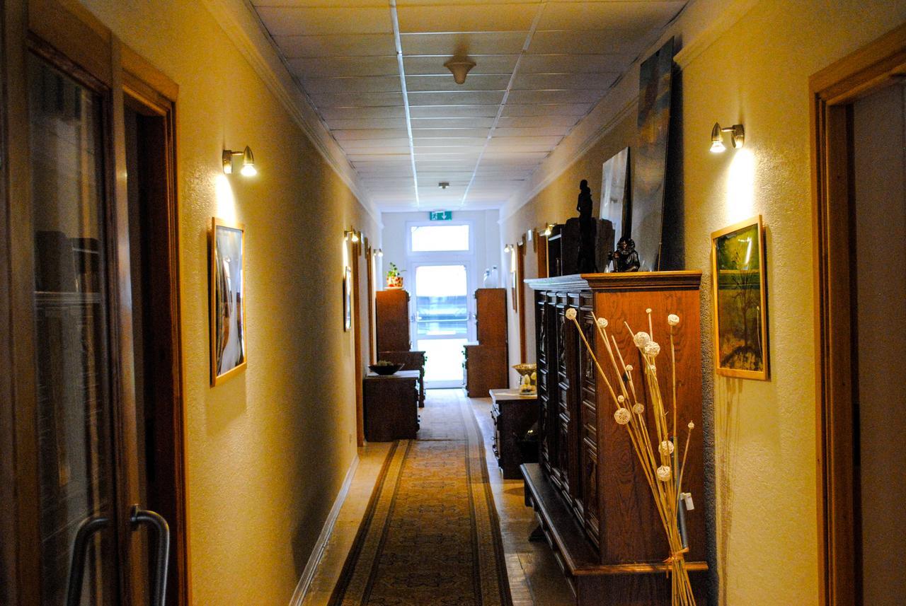 Hotel Krak Мысленице Экстерьер фото