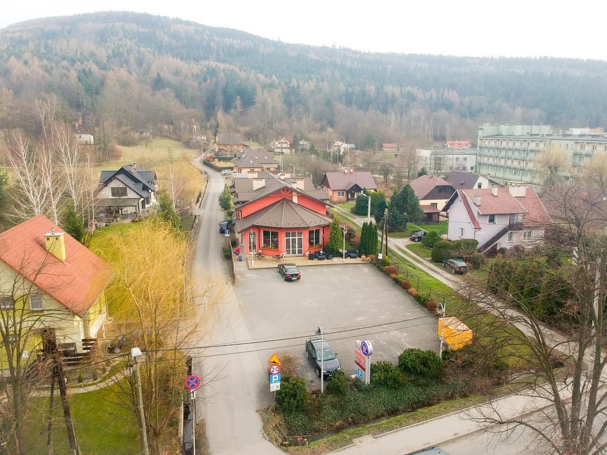 Hotel Krak Мысленице Экстерьер фото