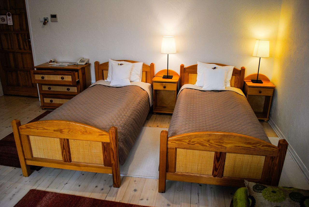 Hotel Krak Мысленице Экстерьер фото