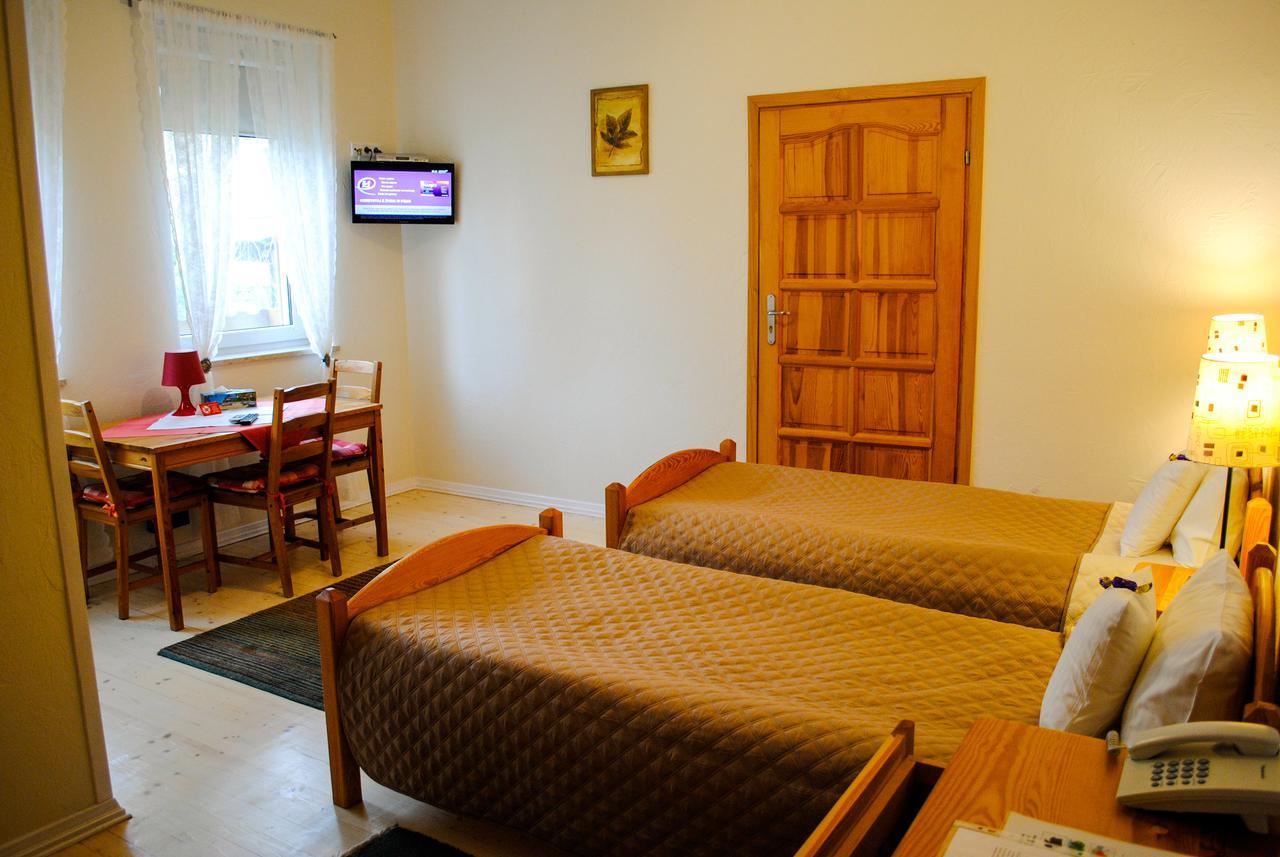 Hotel Krak Мысленице Экстерьер фото