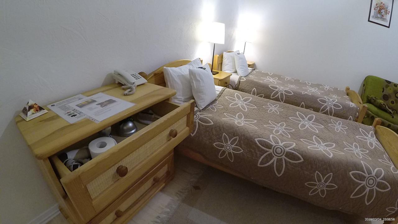 Hotel Krak Мысленице Экстерьер фото