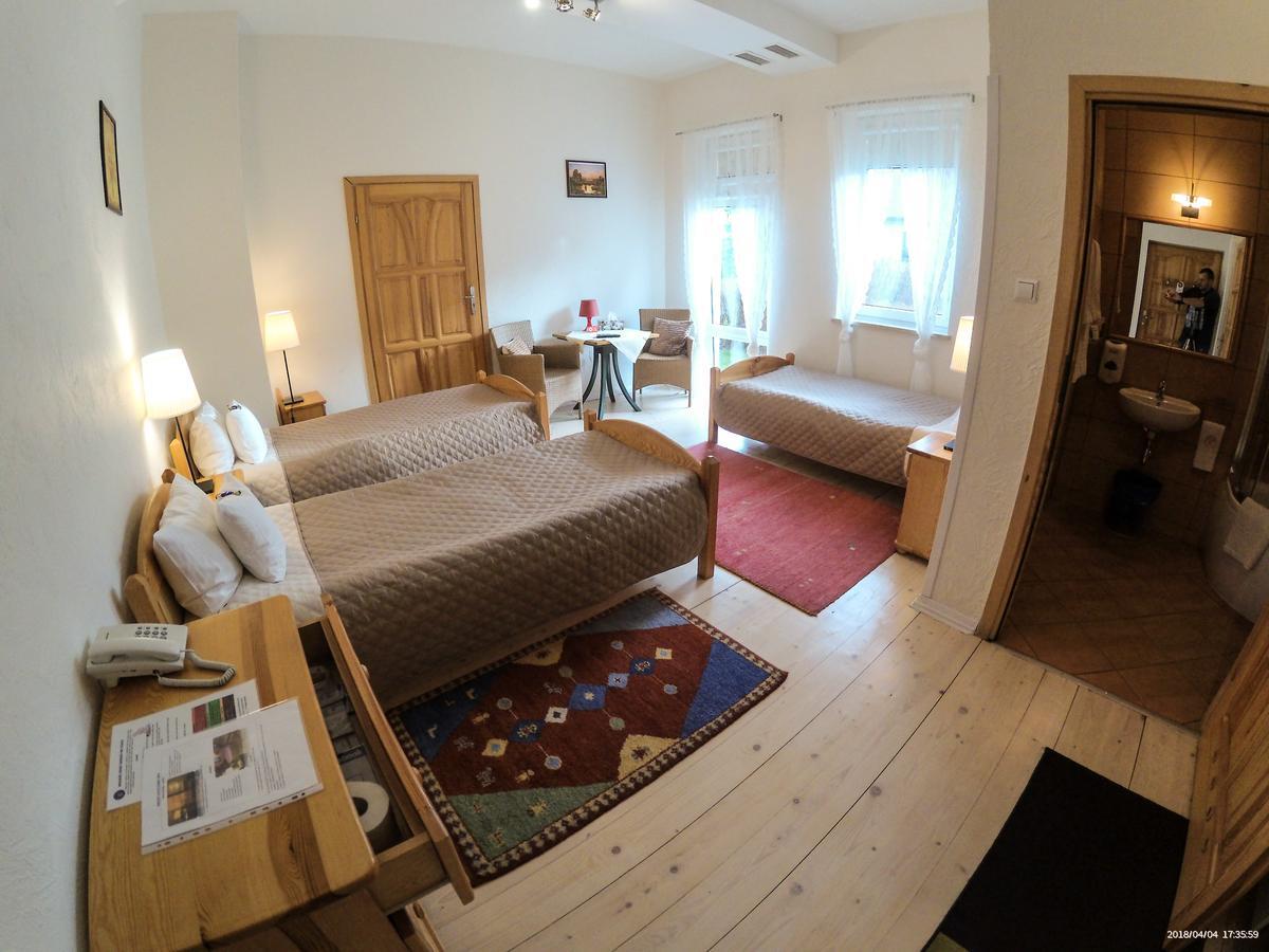 Hotel Krak Мысленице Экстерьер фото