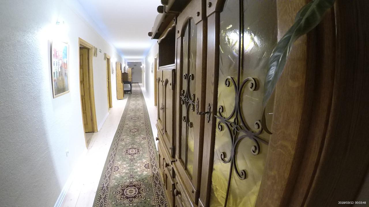 Hotel Krak Мысленице Экстерьер фото